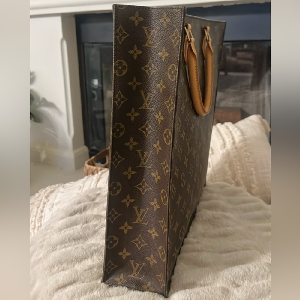 Authentic LOUIS VUITTON Damier Ebene Venice Plat. - Picture 5 of 13